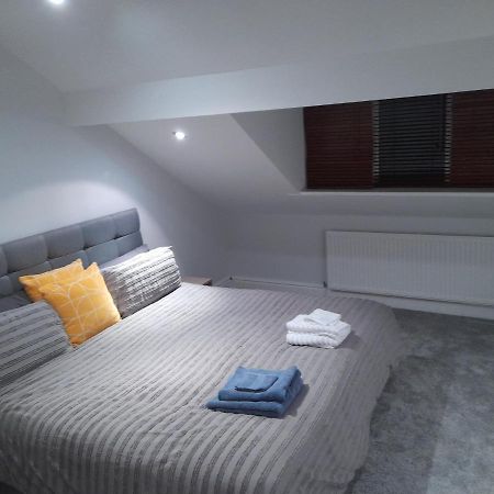 Elegant Spacious 3 Bed- Sleeps 6 -Have A Glamorous Getaway 霍尔 外观 照片
